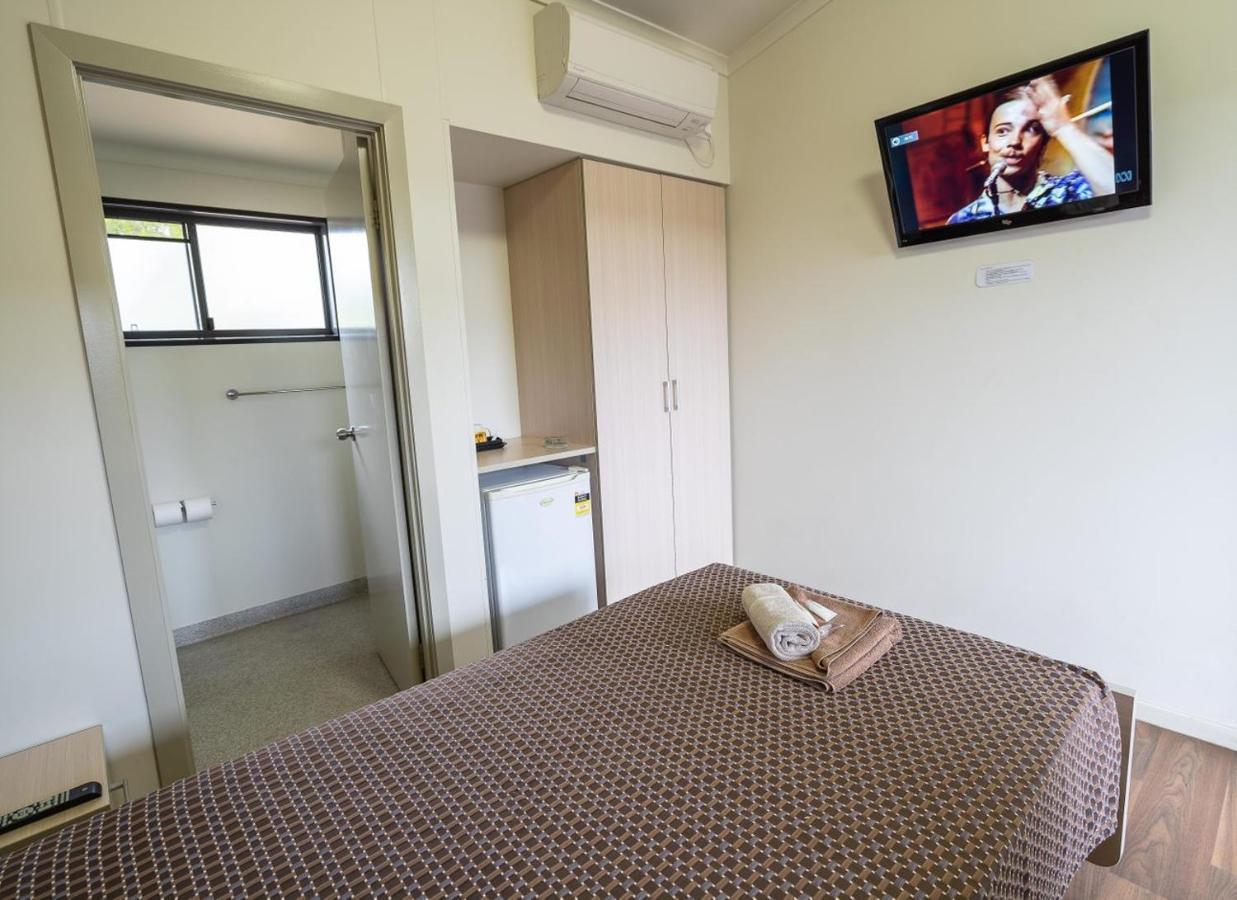 Pritchard Road Country Resort Емералд Екстериор снимка